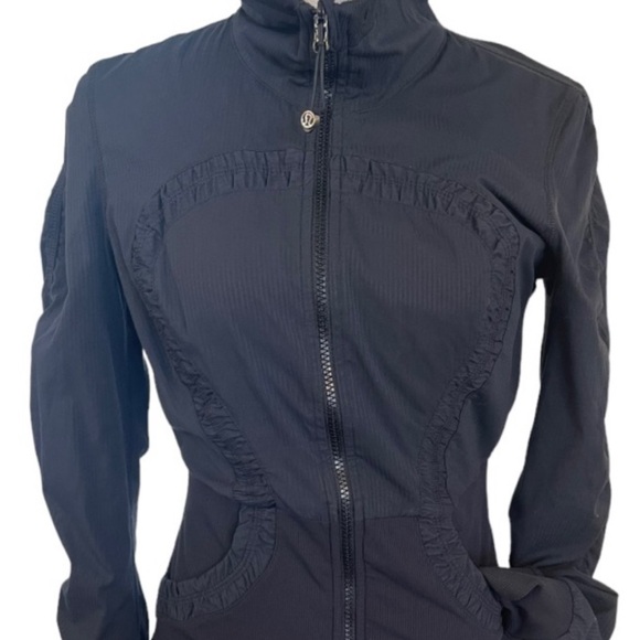 Lululemon Reversible Dance Studio Zip Up Jacket Sz 6 pre loved - Picture 11 of 13